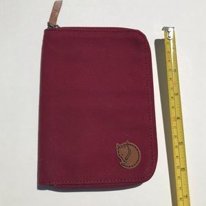 Fjallraven Zip Wallet Bordeaux Red